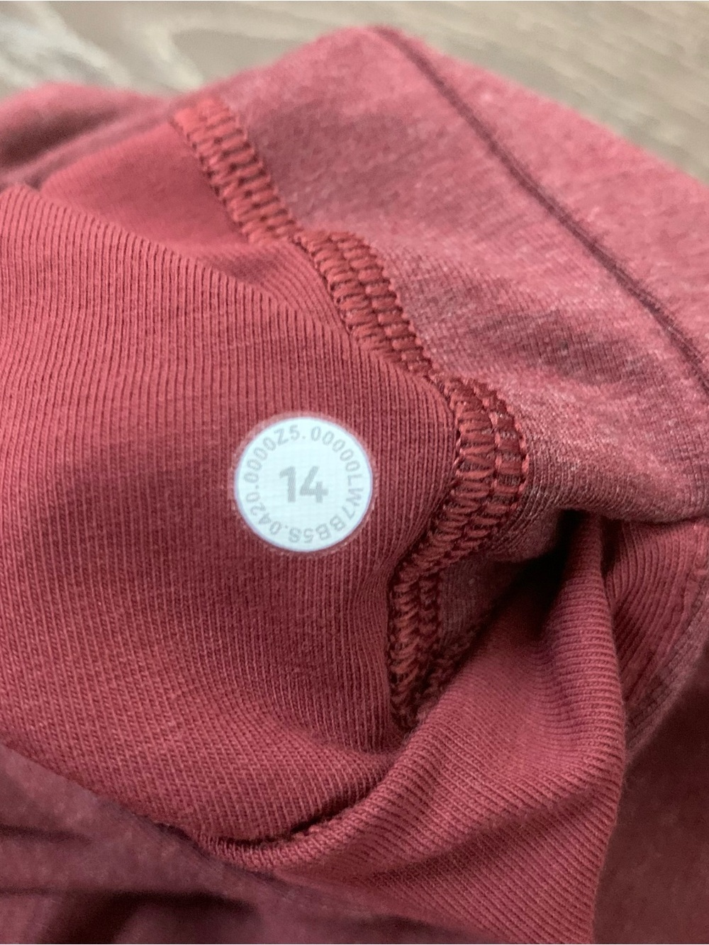 Lululemon womens maroon inner glow high rise shorts 14 - Picture 8 of 8